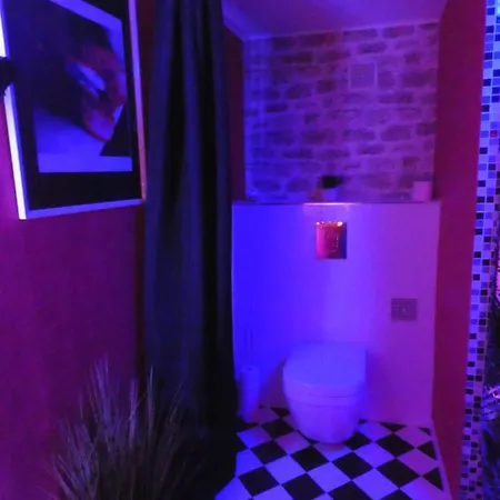 Le Rouge Et Noir شقة بارْ