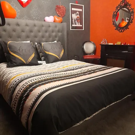 Le Rouge Et Noir