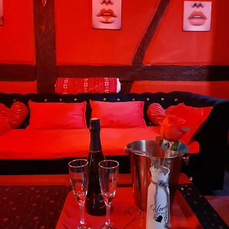 아파트 Le Rouge Et Noir 바