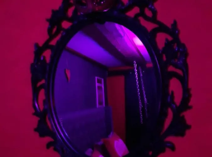 Le Rouge Et Noir Apartment